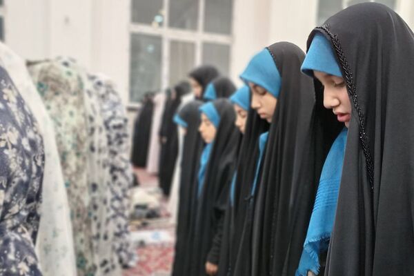 مراسم محفل انس با قرآن کریم در بهارستان‌۲