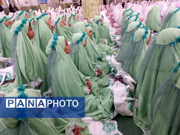 برگزاری جشن تکلیف دو هزار دانش‌آموز دختر سوم ابتدایی در میناب