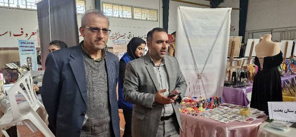 افتتاح نمایشگاه دست‌سازه‌های هنرجویان هنرستان‌های محمودآباد 
