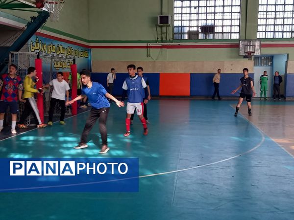 برگزاری مسابقه‌ فوتسال دانش‌آموزی توسط دبیرستان شاهد مهدیون