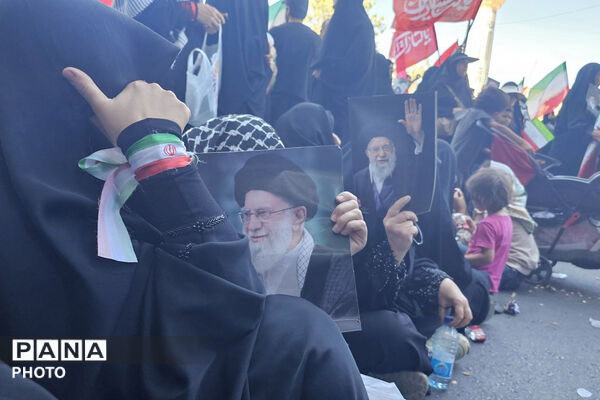 مشهد در سوگ؛ بدرقه باشکوه رهبر شهید انقلاب در جوار بارگاه رضوی