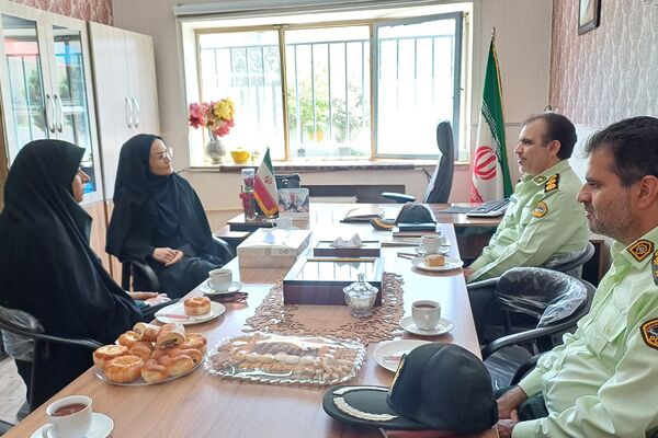 دیدار و تکریم مسئولین شهری با فرهنگیان دبستان ستایش و صابران یک به مناسبت هفته معلم