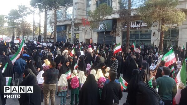 تجمع دانش آموزان کرمانی مقابل کمیساریای سازمان ملل متحد