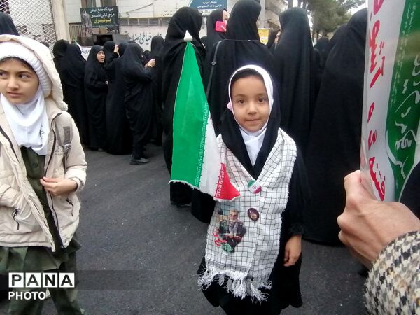 راهپیمایی نوجوانان و کودکان در روز قدس در شهرستان خلیل آباد