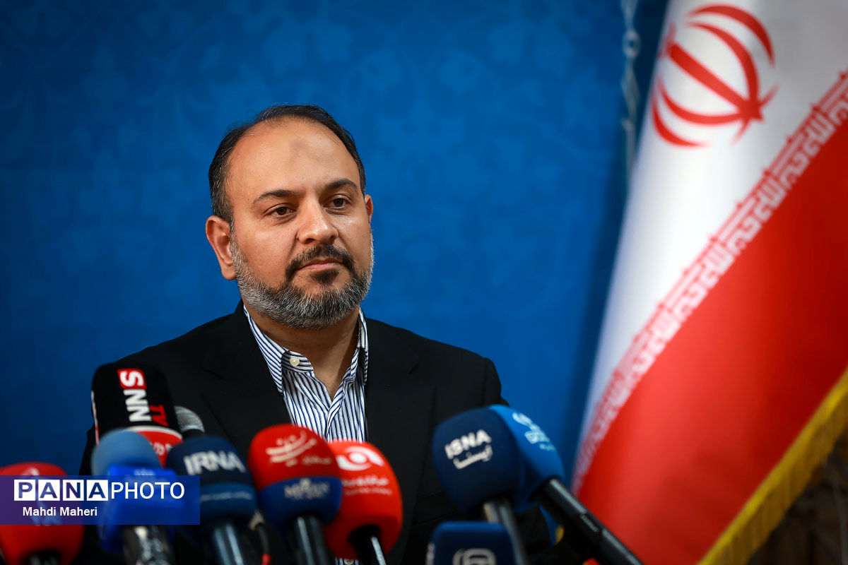 اجرای برنامه‌های روز ملی مبارزه با استکبار جهانی با محور «متحد، استوار، مقابل استکبار» در مدارس کشور 