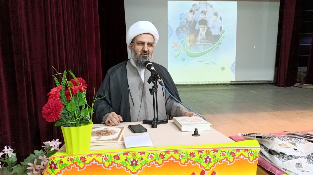 نماز؛ گفت‌وگوی عاشقانه میان خداوند و بنده اوست 