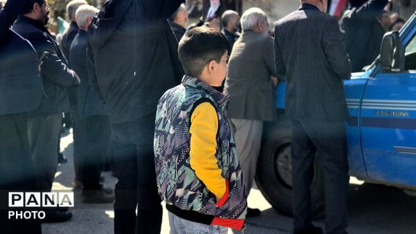 اقامه نماز جمعه و راهپیمایی باشکوه در فارسان 