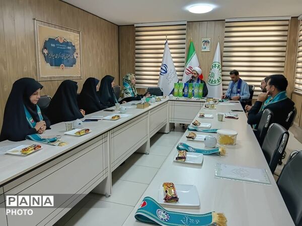 نشست هم‌اندیشی مربیان ارشد و پیشکسوتان سازمان دانش‌آموزی استان البرز