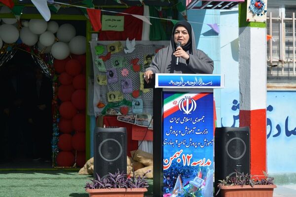 برگزاری جشن شکوفه‌های کلاس اولی دربهارستان‌دو