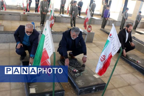 مدرسه باقرالعلوم (ع) فیروزکوه میزبان مراسم پرشور گلباران مزار شهدا با حضور مسئولان شد