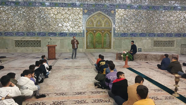 آیین جشن تکلیف دانش‌آموزان دبیرستان شهید غفاری قم
