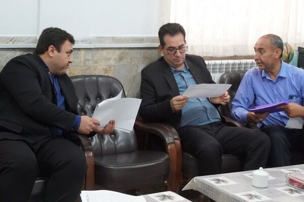 بازدید مدیرکل آموزش و پرورش خراسان شمالی از روند اجرای طرح «نشان» در ثبت‌نام مدارس
