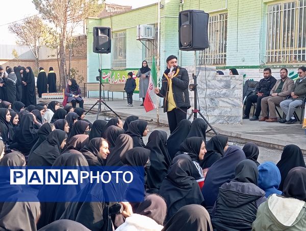 بزرگداشت هفته بسیج در دبیرستان حاج تقی نجفی نیشابور 