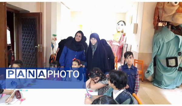 هم‌نشینی اعضای مراکز کانون پرورش فکری کودکان و نوجوانان در مشهد