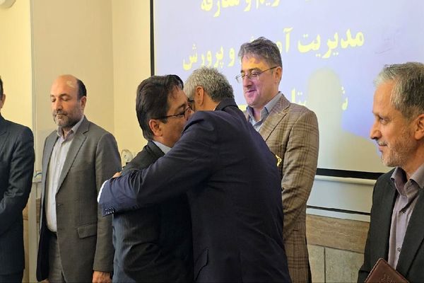 فصل تازه خدمت‌رسانی؛ مهدی ذبیحی بر سکوی مدیریت آموزش و پرورش گناباد