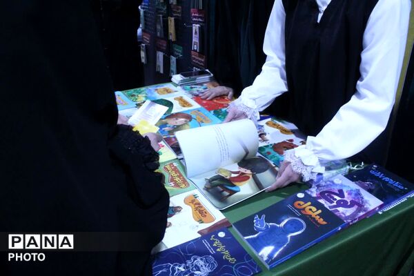  رنگین‌کمانِ ذهن در میدانِ مشقِ مبارزه شهر لالجین 