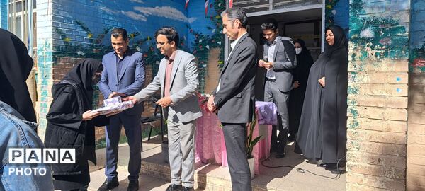 تقدیر از برگزیدگان استانی ششمین جشنواره پژوهش‌سراهای خراسان رضوی در باخرز