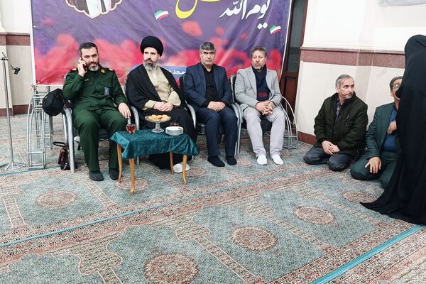 آیین جشن تکلیف دانش‌آموزان دختر شهرستان پردیس در فضایی معنوی و باشکوه