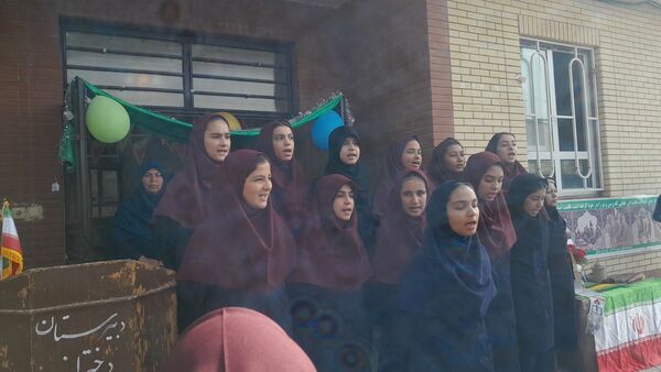 برگزاری‌ مراسم‌‌ روز اول‌ مدارس‌ و هفته‌ دفاع‌مقدس‌ در دبیرستان‌  مخدره‌ مرآتی