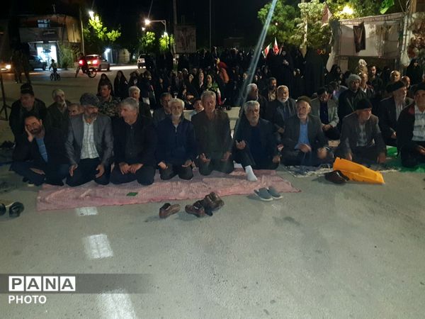 یکن‌آباد غرق در نور دعا؛ برگزاری مراسم نماز استغاثه به امام عصر(عج)