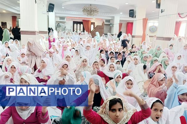 آیین جشن تکلیف دانش‌آموزان دختر شهرستان پردیس در فضایی معنوی و باشکوه