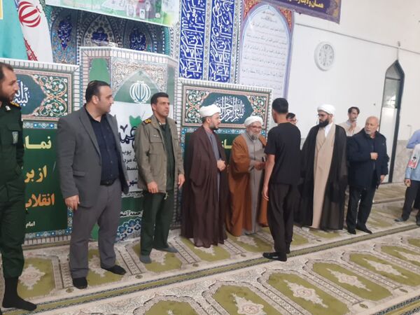 حضور دانش‌آموزان و برپایی میز خدمت در نماز جمعه این هفته آشخانه 