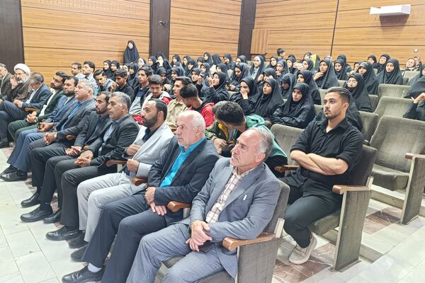 مراسم اختتامیه سیزدهمین دوره نمایشگاه‌های «مدرسه انقلاب» در اسلام آباد غرب