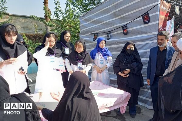 برپایی غرفه قرآن - عترت، فرهنگی - هنری و سلامت در مصلای نماز جمعه چهاردانگه