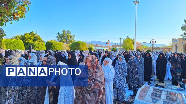 نماز عید فطر ۱۰ هزار نفری در کاشمر 