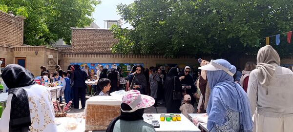 برپایی بازارچه کسب و کار در دبستان غیردولتی مهرو ماه آشخانه 