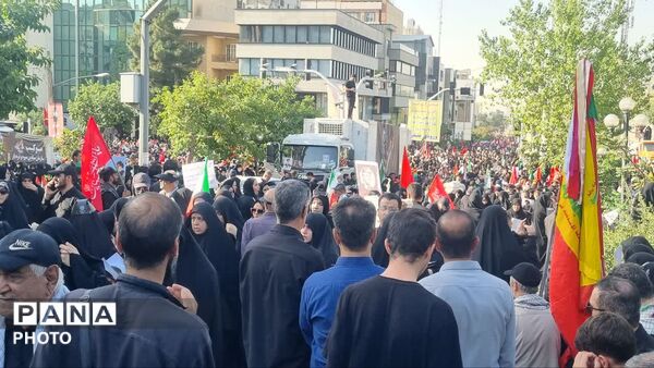قاب هایی از لحظات وداع با آقای شهید