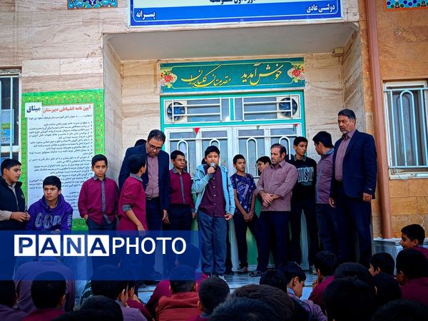 کاندیدای شورای دانش آموزی دبیرستان میثاق از برنامه های خود گفتند