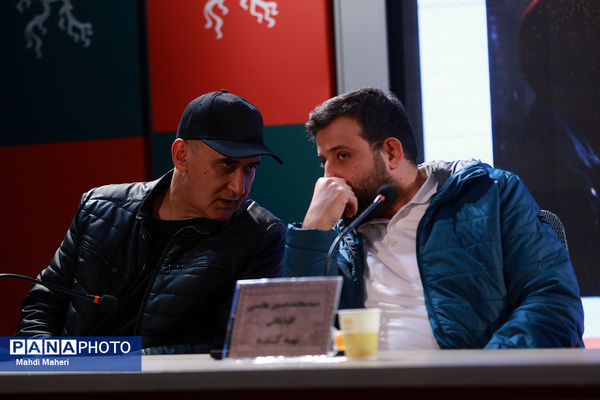 نشست نقد و بررسی فیلم «غوطه‌ور» در چهل و چهارمین جشنواره ملی فیلم فجر