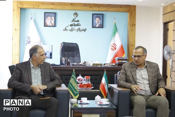 تجلیل فرماندار فیروزکوه از کارکنان حراست 