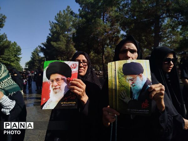 پیاده روی دلدادگان اربعین حسینی از امامزاده ابوتراب تا امامزاده محروق