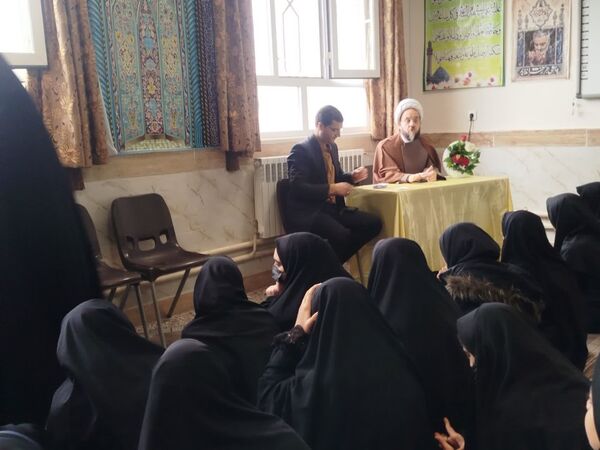 جلسه پرسش و پاسخ اتفاقات اخیر در مدرسه شهید محمد آسوده خلیل آباد