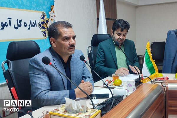نشست هم‌اندیشی کارشناسان مسئول اداره فنکار با معاون آموزش متوسطه اداره‌کل آموزش و پرورش خراسان شمالی