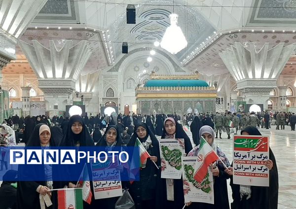 کاروان دانش‌آموزی در طنین عشق و ارادت رهسپار حرم امام (ره) 