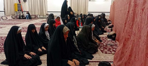 نماز جماعت در شب میلاد حضرت علی(ع) در خلیل آباد