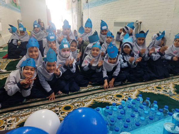 جشن آب برای دانش آموزان دبستان ناهید  نخودی نیشابور 