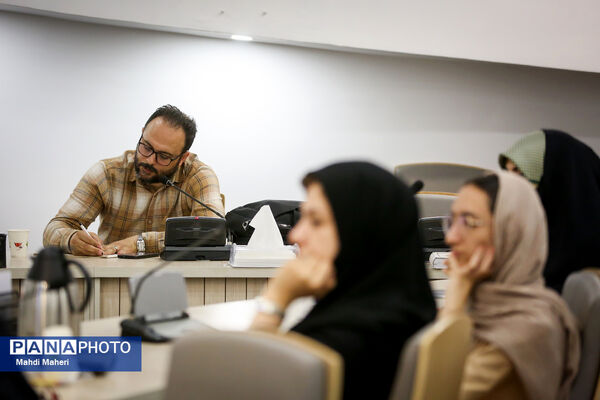نشست خبری مدیرعامل بنیاد چهارم خرداد