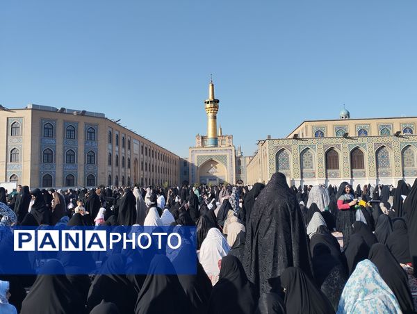 اقامه نماز عید فطر در حرم مطهر رضوی