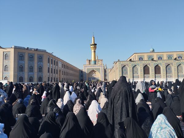 اقامه نماز عید فطر در حرم مطهر رضوی