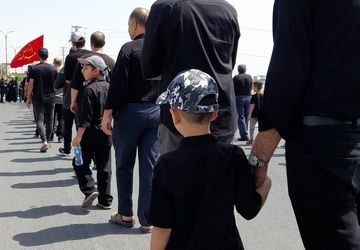 از حسین فهمیده تا شهدای هسته‌ای؛ یاد قهرمانان ایران در راهپیمایی اربعین