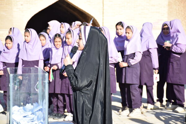 پیاده روی بزرگ خانوادگی فجرانه 