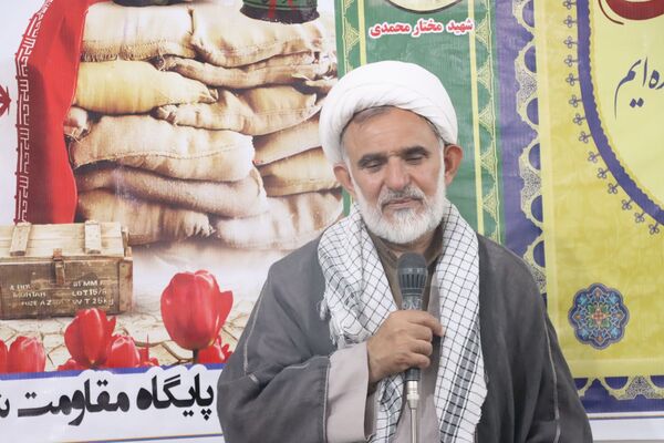 برگزاری یادواره شهدا در روستای دولاب با حضور مسئولان و خانواده‌های شهدا