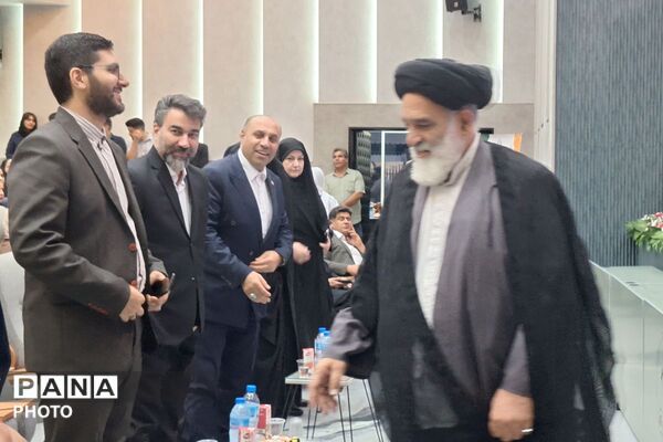 تجلیل از سمن‌ها و خبرنگاران برتر ورامین به سبک اداره ورزش و جوانان
