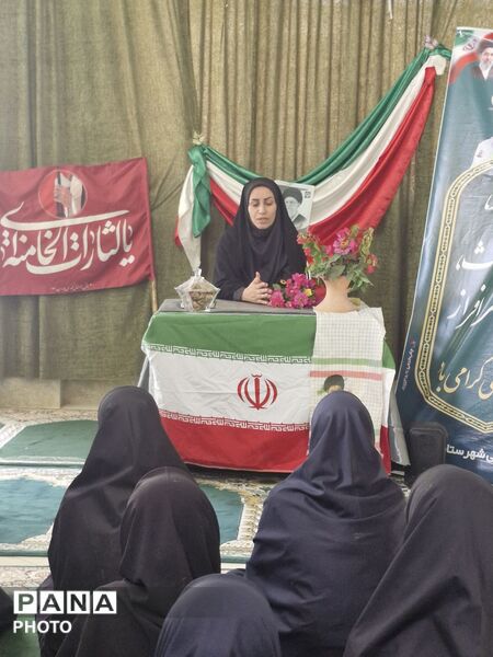 گرامیداشت هفته نیروی انتظامی در دبیرستان دخترانه مرحوم میری