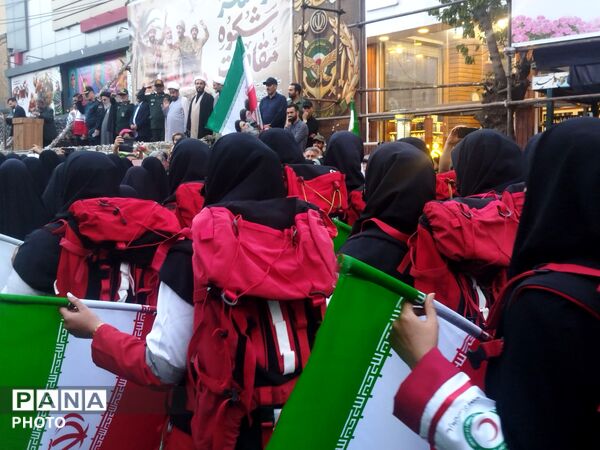 شکوه رژه امروز، از خودرو های سپاه تا شور مردم