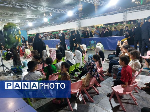 شکوه و سرور در بارگاه منور رضوی در شب ولادت پیامبر اعظم(ص)